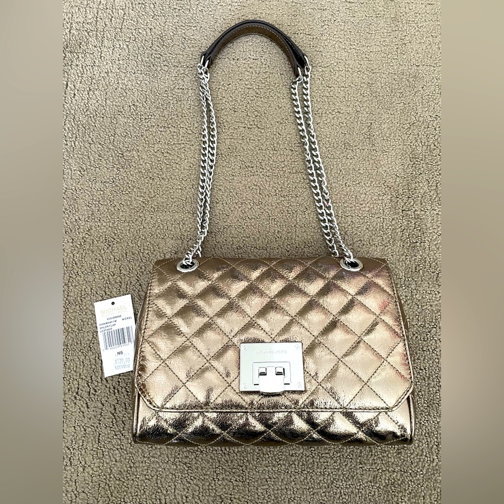 New Michael KorsVivianne
Quilted FlapMediumBag strap adjustableCrossbodyH7"xL10"